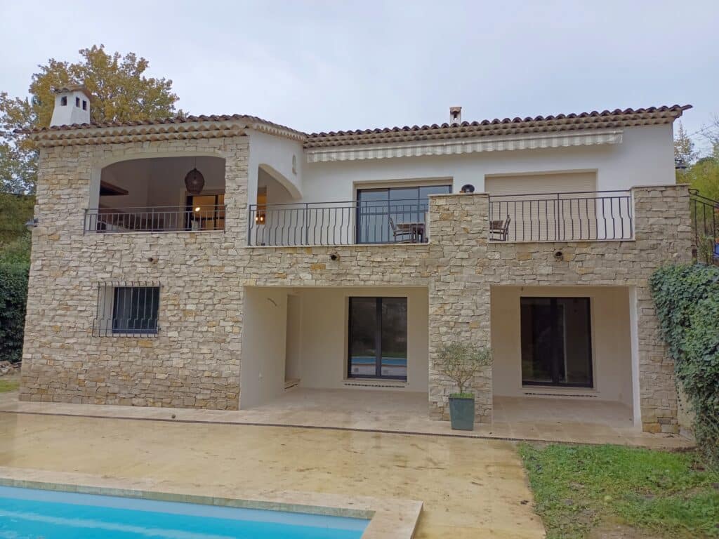 Ravalement de Façade dans le VAR